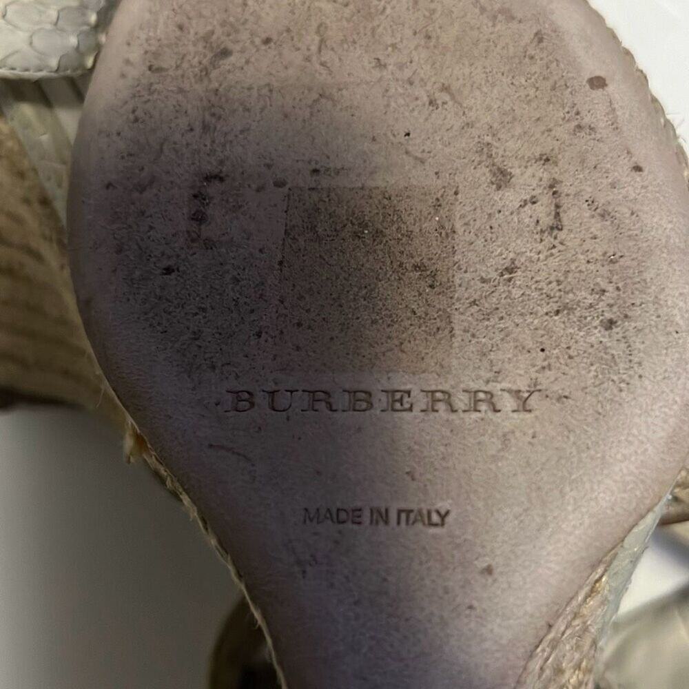 Burberry Womens Beige Tan Leather‎ Snake Embossed Wedge Sandals Size 35 - Picture 9 of 10